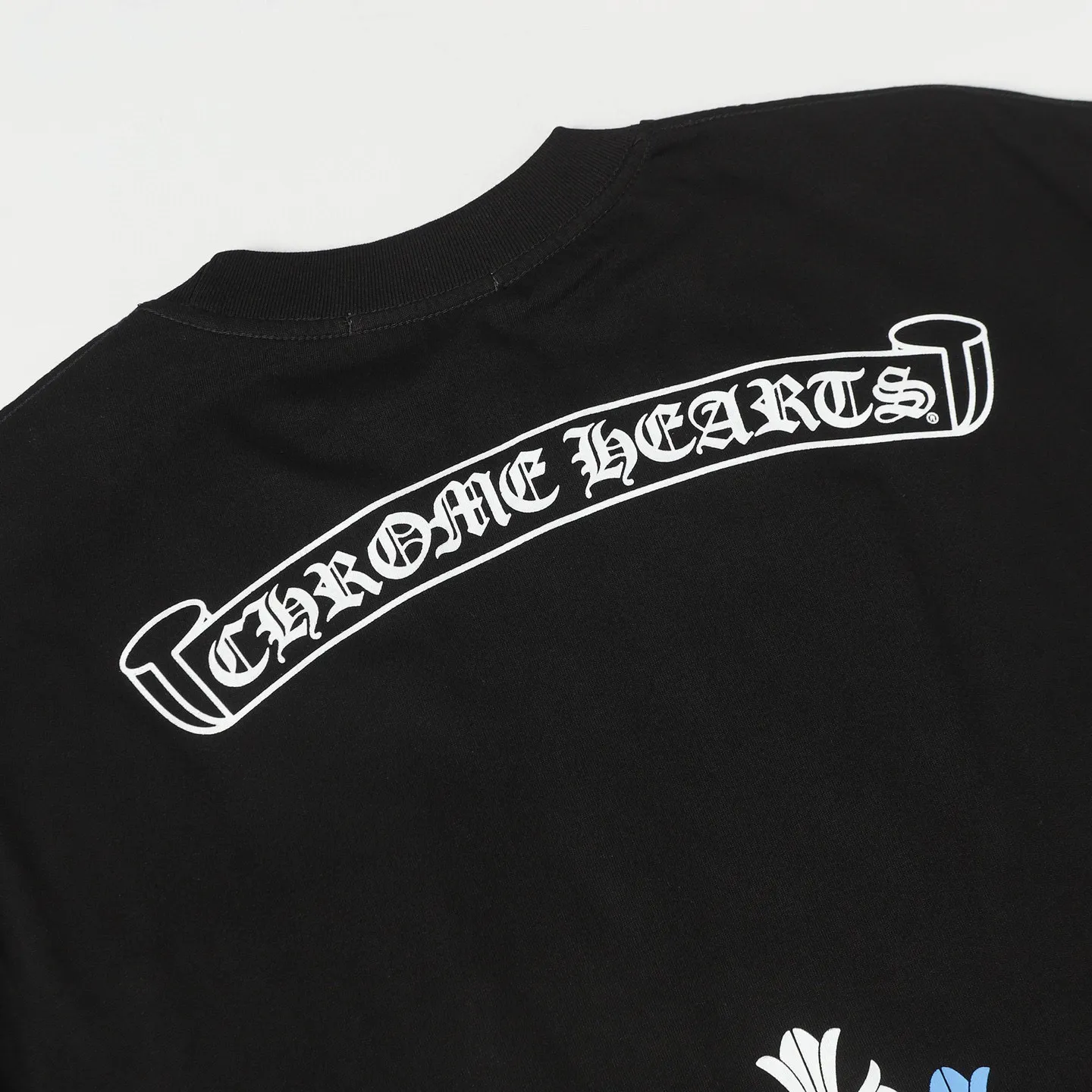 🅿️170 Chrome hearte/Chrome heart ch 25ss early spring new Sanskrit printed short-sleeved T-shirt. A must-have item for daily commuting for men and women in light luxury. The correct version is welcome to compare. Detailed features: ·280 grams of 100% pure cotton double yarn jersey fabric. ·Custom-dyed in the same vat with special thickened 32 counts of double-strand 1x1 thread. ·Double-needle cross-stitch technology. ·Original main mark washed hangtag. Color: black white. Size: XS-L